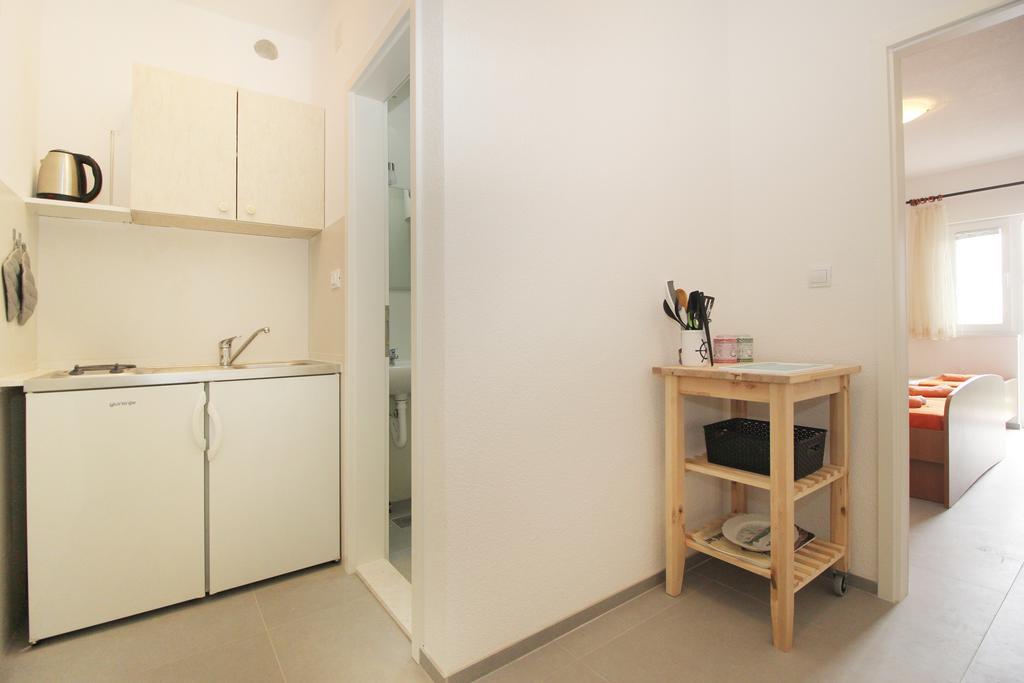 Stanicicke Apartments Baška Voda Екстериор снимка