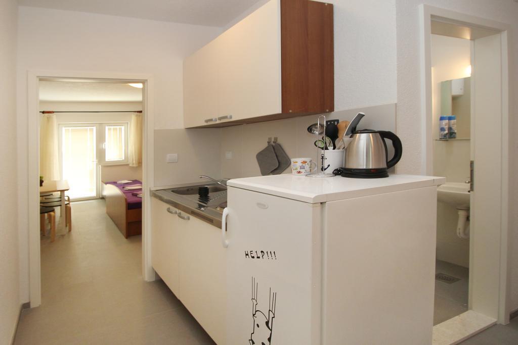 Stanicicke Apartments Baška Voda Екстериор снимка