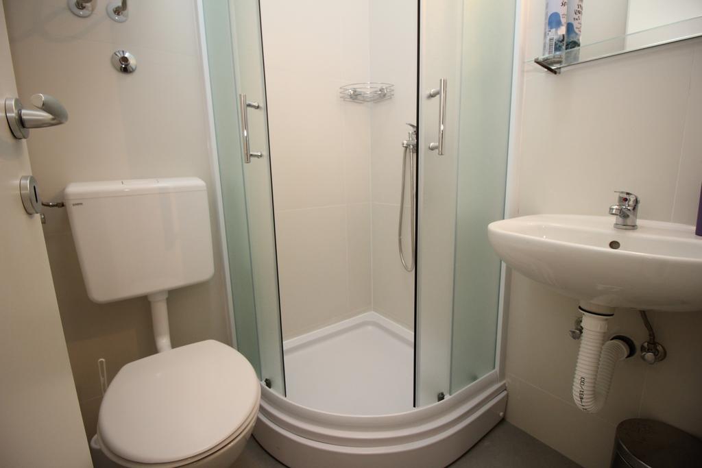 Stanicicke Apartments Baška Voda Екстериор снимка