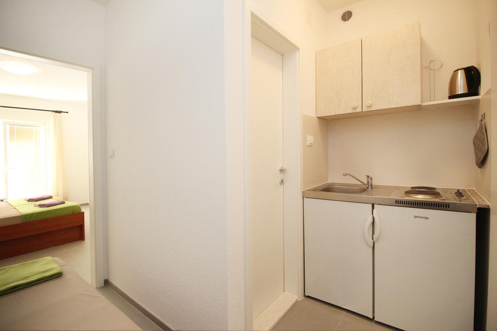 Stanicicke Apartments Baška Voda Екстериор снимка