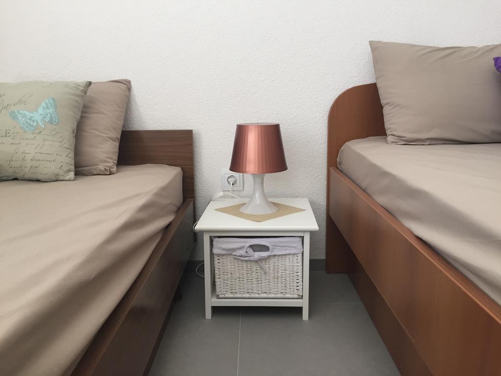 Stanicicke Apartments Baška Voda Екстериор снимка