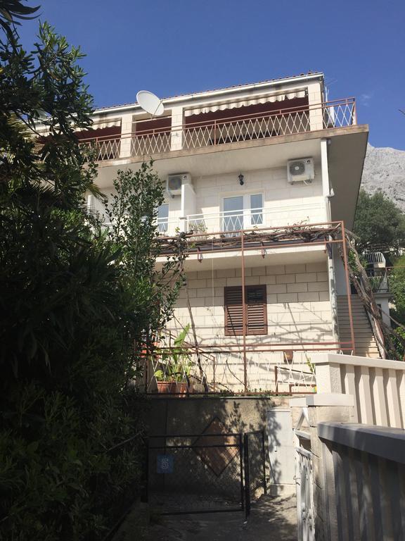 Stanicicke Apartments Baška Voda Екстериор снимка
