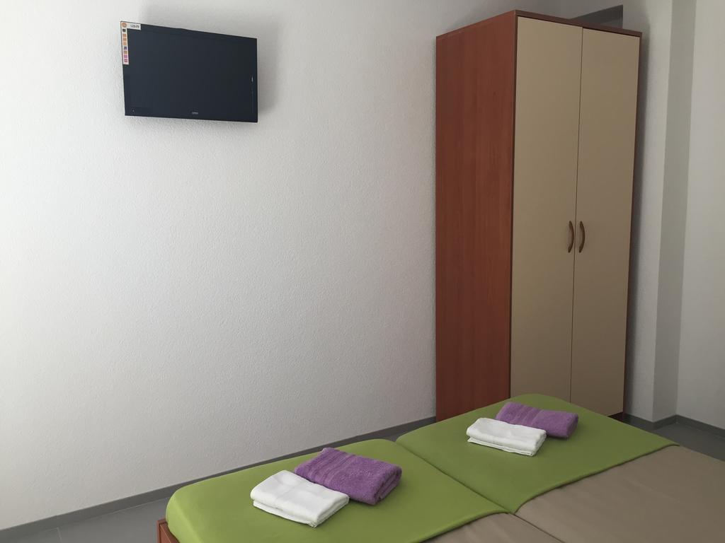 Stanicicke Apartments Baška Voda Екстериор снимка